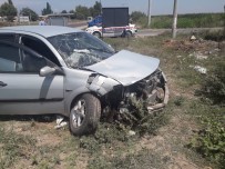 TRAFİK IŞIĞI - Ölüm Kavşağında Feci Kaza Açıklaması 9 Yaralı