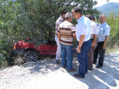 Virajı Alamayan Otomobil Kaza Yaptı Açıklaması 2 Yaralı