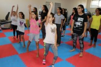 OBEZİTE - Yazın Keyfini Dans Ederek Çıkarıyorlar