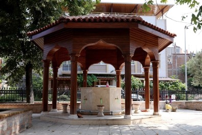 Züferbey Camii'ne Büyükşehir Eli