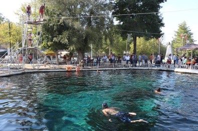 Akın Akın Çifteler'e Gidiyorlar