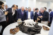 KÜLTÜR BAŞKENTİ - Başkan Uysal, Uluslararası İstanbul Arapça Kitap Fuarı'nı Ziyaret Etti