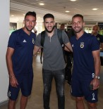 CAN BARTU TESISLERI - Benzia, Takım Arkadaşlarıyla Tanıştı