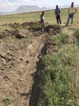 ŞEHİT BİNBAŞI - Çaldıran'ın Kırsal Mahallelerinde Atıl Durumda Olan Sulama Kanalları Açılıyor