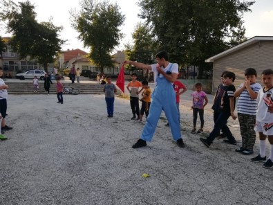 Geleneksel Sokak Oyunları Şenliği Çocuklarla Buluştu