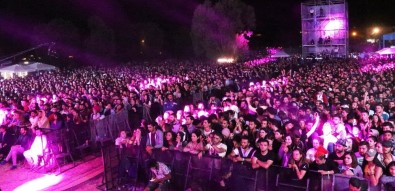 Gençlik Festivali Selda Bağcan Ve Teoman Konseri İle Sona Erdi