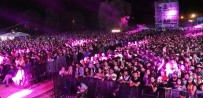 İLKAY AKKAYA - Gençlik Festivali Selda Bağcan Ve Teoman Konseri İle Sona Erdi