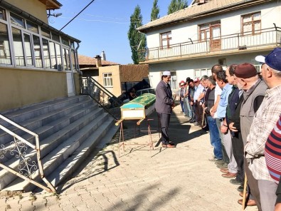 Gölde Boğularak Hayatını Kaybeden Genç Toprağa Verildi