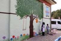 YAĞLıBOYA - Okul Duvarlarını Resim Ve Karikatürlerle Süslüyor