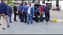 20 DAKİKA - Polis Kurşunuyla Yaralanan Hırsızlık Şüphelisinin Yakınları Hastanede Kavga Çıkardı Açıklaması 3'Ü Polis 6 Yaralı