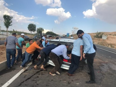 Şanlıurfa'da Trafik Kazası Açıklaması4 Yaralı