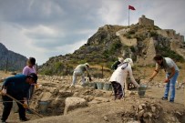 YILDIRIM BAYEZİD - Seyahatname'deki Yıldırım Han Camii'nin Kalıntıları Bulundu