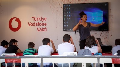Vodafone, Erzincan'ın Köy Ve Kasabalarına 'Kodlama' Götürdü