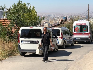 Ağzı Bantlı, Elleri Ve Ayakları Kelepçeyle Bağlı Erkek Cesedi Bulundu