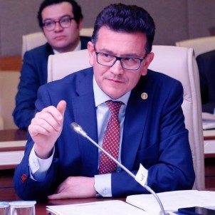 Atay Uslu'ya Yeni Bir Görev