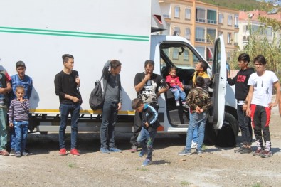 Ayvalık'ta 28 Kaçak Göçmen Yakalandı
