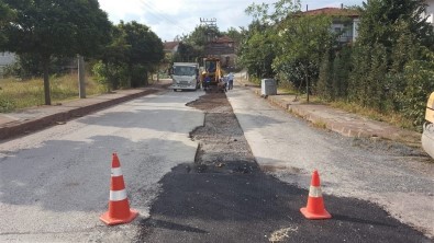 Başiskele'de Yollarda Her Gün Onarım Yapılıyor