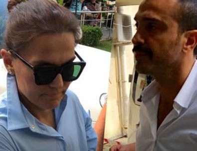 Demet Akalın ve Okan Kurt 10 dakikada boşandı