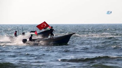 Filistinliler Akdeniz'de Türk Bayrağı Dalgalandırdı