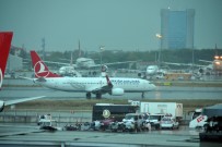 SABİHA GÖKÇEN - Hava Trafiğine Yağmur Engeli