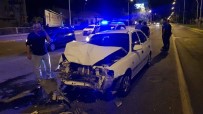BAYHAN - İki Otomobil Çarpıştı Açıklaması 4 Yaralı