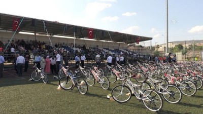 Kilis'te Okula Başlayan Çocuklara Bisiklet