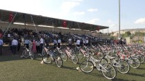 HILMI DÜLGER - Kilis'te Okula Başlayan Çocuklara Bisiklet