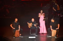 ÖZLEM ÖZDİL - Ünlü Şarkıcı Zara Geçirdiği Trafik Kazasında Ölümden Dönmüş