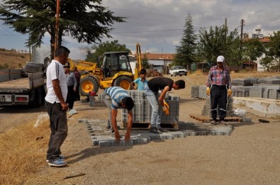 Arguvan'da Yol Çalışmaları Sürüyor