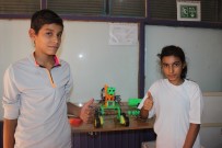 ROBOTLAR - Kurs Öğrencileri Konuşan Ve Sorulara Cevap Veren Robot Üretti