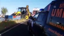 ABDULLAH YıLMAZ - Siirt'te Traktör Römorku Devrildi Açıklaması 5 Yaralı