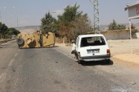 ÖZEL HAREKET - Suriyeli Sürücünün Kullandığı Otomobil Zırhlı Araca Çarptı Açıklaması 1'İ Polis 2 Yaralı