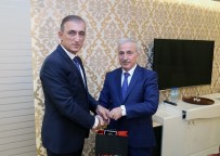 SÜLEYMAN KAMÇI - Vali Kamçı'dan Komutan Kırış'a Veda Yemeği