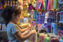 OKUL KIYAFETİ - Veliler İstenen 'Fazla' Malzemelerden Şikayetçi