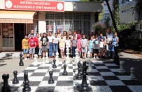 KARABAĞ - Bayraklı'da 'Sokakta Satranç'