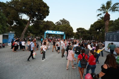 Coşku Ve Eğlence İle İEF'in Yarısına Gelindi