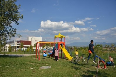 Gediz'de Her Mahalleye Yaşam Ve Mahalle Parkı Projesi Hayata Geçirildi