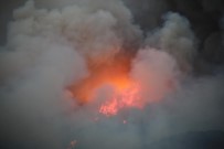 Hatay'daki Orman Yangını Yerleşim Bölgesini Tehdit Ediyor