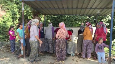 İzmir'in 'Susuz Mahallesinde' eşeklerle su taşınıyor