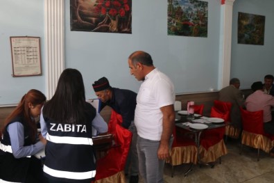 Özalp'ta Lokanta Ve Dönerciler Denetledi