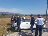 MEHMET TANRıKULU - Bolu'da Kamyonla Otomobil Çarpıştı Açıklaması 2 Yaralı