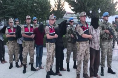 MİT, 9 Teröristi Afrin'de Yakalayıp Türkiye'ye Getirdi