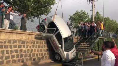 Sürücü Adayının Kullandığı Otomobil İstinat Duvarından Düştü