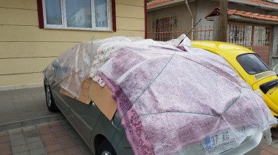Tosya'da Şiddetli Dolu Ve Sağanak  Yağış Uyarısına Karşı Vatandaşlardan İlginç Tedbir