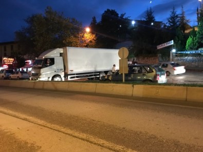 Bilecik'te Trafik Kazasında Yol Durma Noktasına Geldi