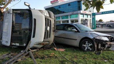 Samsun'da Otomobil İle Kamyonet Çarpıştı