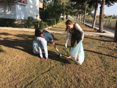 AK Parti'li Kadınlardan Çöp Toplama Etkinliği