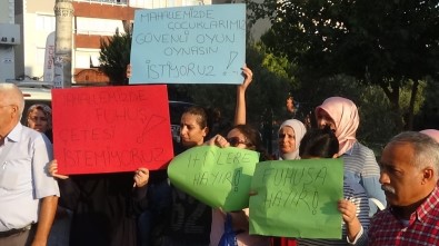 İzmir'de Mahallelinin 'Fuhuş' Eylemi