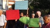 YıLDıZ MAHALLESI - İzmir'de Mahallelinin 'Fuhuş' Eylemi