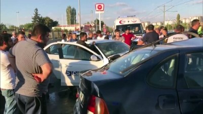 Kayseri'de İki Otomobil Çarpıştı Açıklaması 4 Yaralı